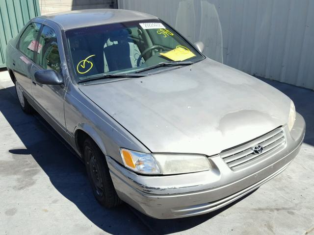 4T1BG22K8VU084319 - 1997 TOYOTA CAMRY CE GRAY photo 1