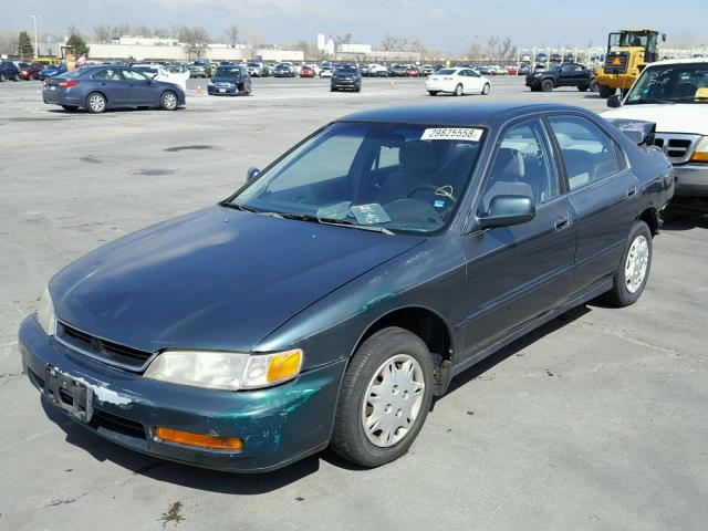 1HGCD5699TA228082 - 1996 HONDA ACCORD VAL GRAY photo 2