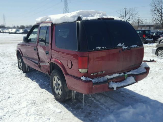 1GNDT13W22K102381 - 2002 CHEVROLET BLAZER RED photo 3