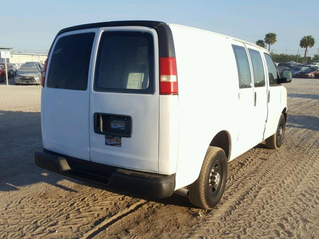 1GCWGFCA9E1209459 - 2014 CHEVROLET EXPRESS G2 WHITE photo 4