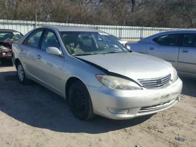 4T1BE32K35U987618 - 2005 TOYOTA CAMRY LE SILVER photo 1