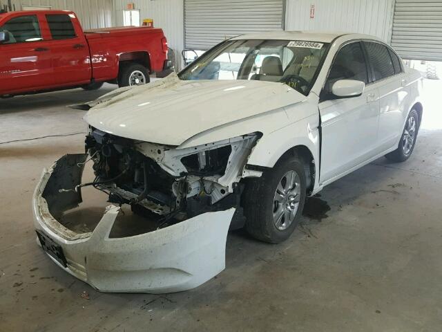 1HGCP2F43BA052171 - 2011 HONDA ACCORD LXP WHITE photo 2