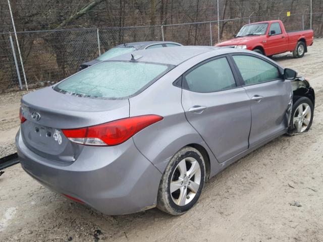 KMHDH4AE9DU006529 - 2013 HYUNDAI ELANTRA GL GRAY photo 4