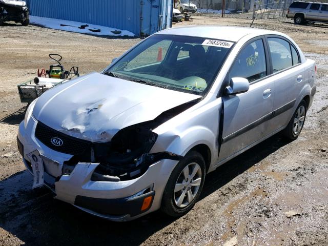 KNADE223396556915 - 2009 KIA RIO BASE SILVER photo 2