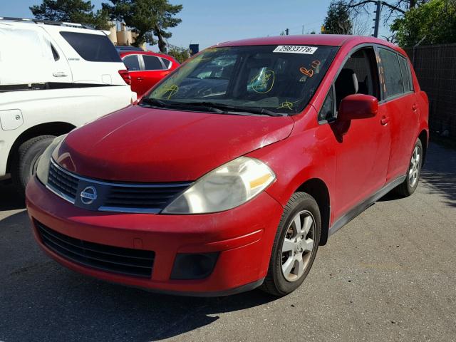 3N1BC13E97L353964 - 2007 NISSAN VERSA S RED photo 2