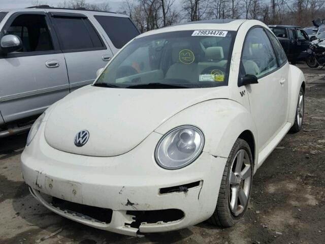 3VWFG31C08M511035 - 2008 VOLKSWAGEN NEW BEETLE 白色 照片 2
