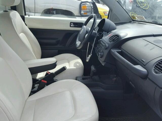 3VWFG31C08M511035 - 2008 VOLKSWAGEN NEW BEETLE 白色 照片 5