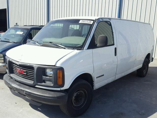 1GTHG39R3Y1230316 - 2000 GMC SAVANA G35 WHITE photo 2