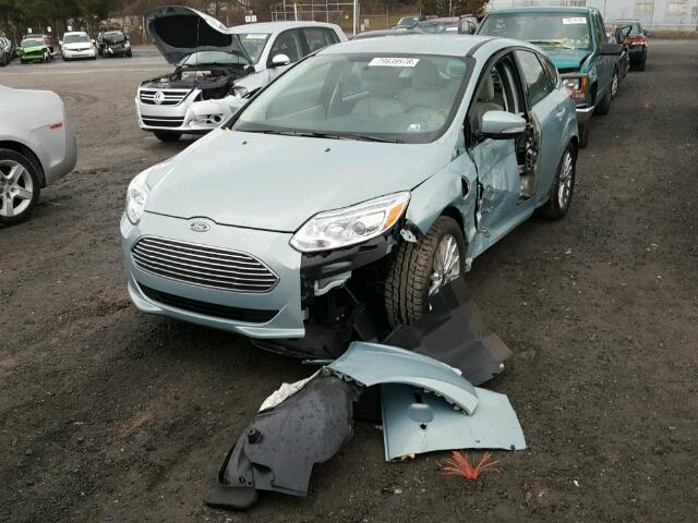 1FADP3R47EL357031 - 2014 FORD FOCUS BEV BLUE photo 2