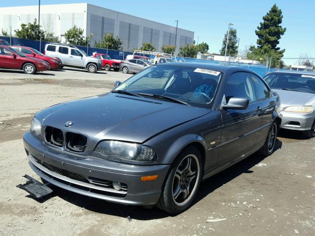 WBABN53481JU33161 - 2001 BMW 330 CI GRAY photo 2
