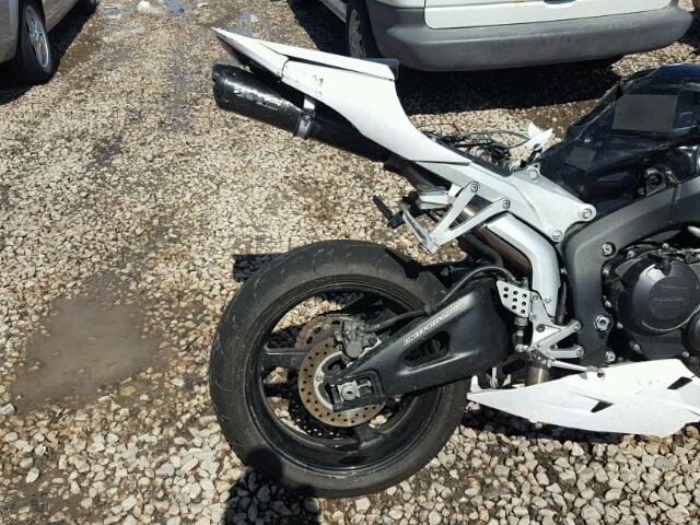 JH2PC40047M006813 - 2007 HONDA CBR600 RR WHITE photo 6