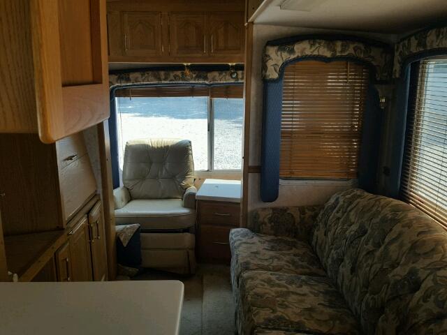 1EE5V3721X9315428 - 1999 AVIO TRVL TRAIL WHITE photo 6