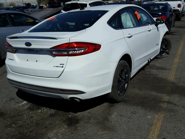 3FA6P0LU9JR116826 - 2018 FORD FUSION SE WHITE photo 4