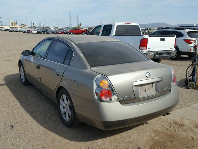 1N4AL11D22C117041 - 2002 NISSAN ALTIMA BAS GOLD photo 3