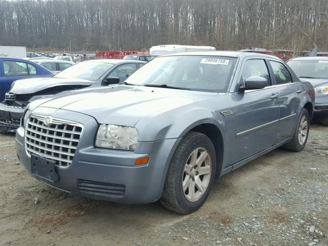 2C3LA43R57H608067 - 2007 CHRYSLER 300 GRAY photo 2