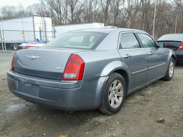 2C3LA43R57H608067 - 2007 CHRYSLER 300 GRAY photo 4