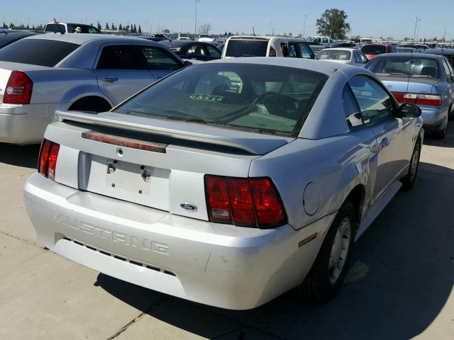 1FAFP4042YF284990 - 2000 FORD MUSTANG SILVER photo 4