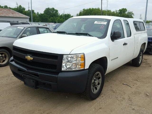 1GCSCPEX4AZ119021 - 2010 CHEVROLET SILVERADO WHITE photo 2