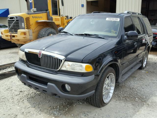 5LMPU28LXWLJ39288 - 1998 LINCOLN NAVIGATOR 黑色 照片 2
