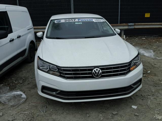 1VWAT7A32HC072421 - 2017 VOLKSWAGEN PASSAT S WHITE photo 9