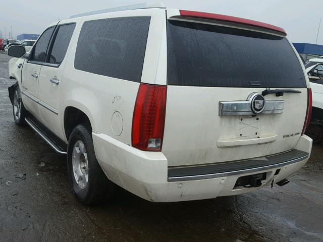 1GYFK668X8R111127 - 2008 CADILLAC ESCALADE E WHITE photo 3