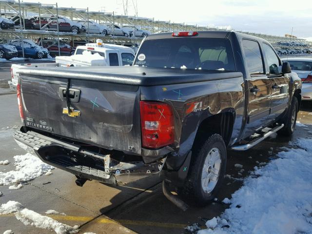 3GCPKSE32BG216809 - 2011 CHEVROLET SILVERADO GRAY photo 4