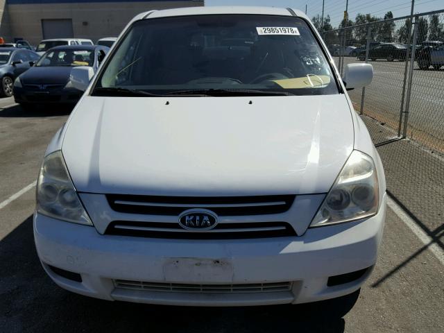 KNDMB233966055095 - 2006 KIA SEDONA EX WHITE photo 9