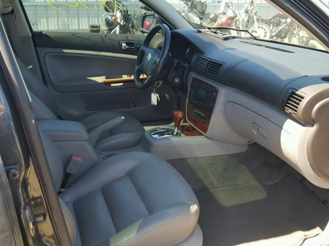 WVWRH63B83P200619 - 2003 VOLKSWAGEN PASSAT GLX 石墨色 照片 5