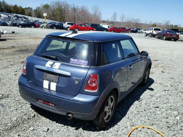 WMWSU3C52BT181624 - 2011 MINI COOPER BLUE photo 4