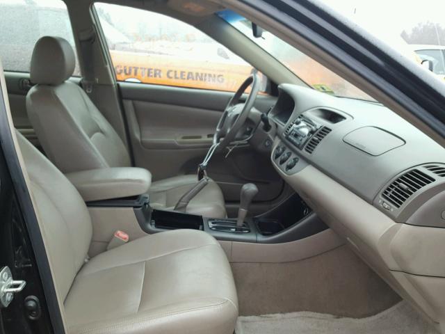 4T1BE32K04U322982 - 2004 TOYOTA CAMRY LE BLACK photo 5