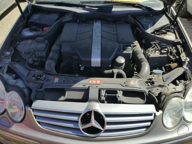 WDBTK65J35F147752 - 2005 MERCEDES-BENZ CLK 320 GRAY photo 7