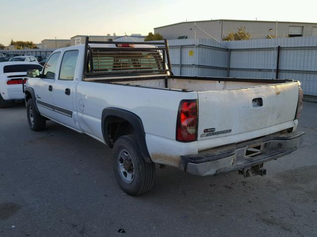 1GCHC232X6F130926 - 2006 CHEVROLET SILVERADO WHITE photo 3