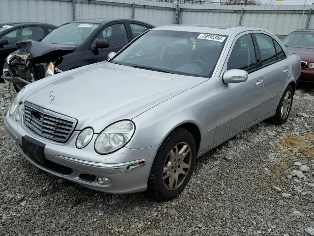 WDBUF65J24A535544 - 2004 MERCEDES-BENZ E 320 SILVER photo 2