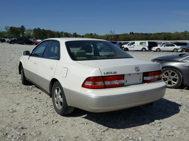 JT8BF28G8Y0241660 - 2000 LEXUS ES 300 WHITE photo 3