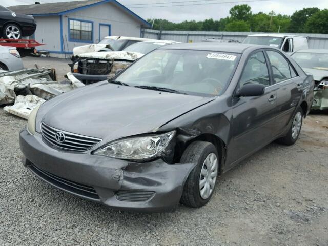 4T1BE32K65U521567 - 2005 TOYOTA CAMRY LE GRAY photo 2