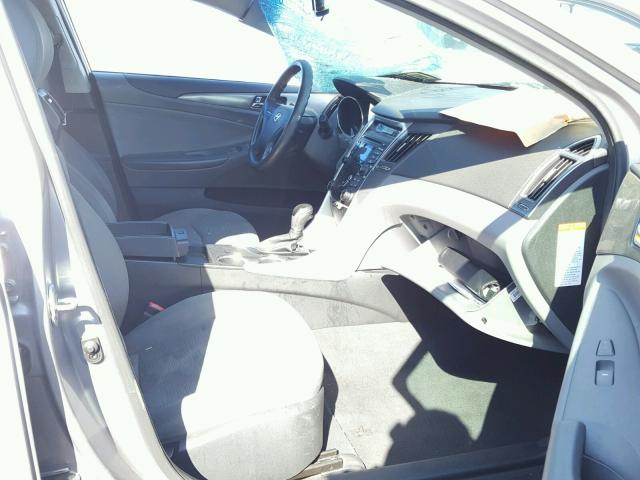 KMHEC4A42CA027443 - 2012 HYUNDAI SONATA HYB SILVER photo 5