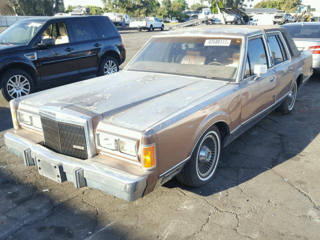 1LNBM82F1KY705029 - 1989 LINCOLN TOWN CAR S BROWN photo 2