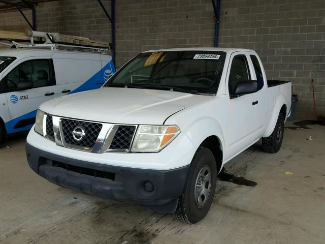 1N6BD06T17C421326 - 2007 NISSAN FRONTIER K WHITE photo 2