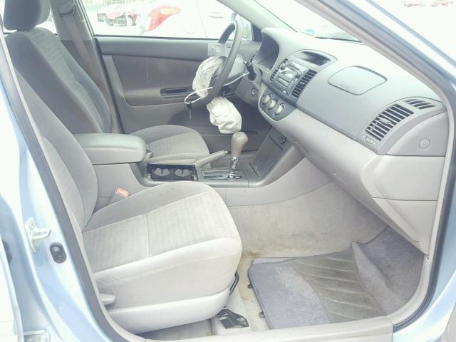 4T1BE32K55U594798 - 2005 TOYOTA CAMRY LE BLUE photo 5