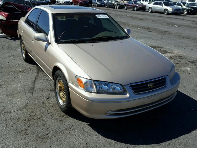 JT2BF22K510293518 - 2001 TOYOTA CAMRY CE GOLD photo 1