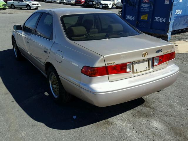 JT2BF22K510293518 - 2001 TOYOTA CAMRY CE GOLD photo 3