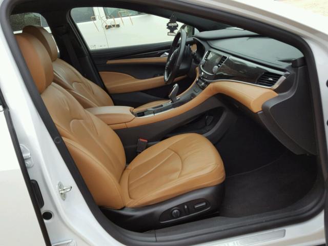 1G4ZP5SS2HU171346 - 2017 BUICK LACROSSE E 白色 照片 5