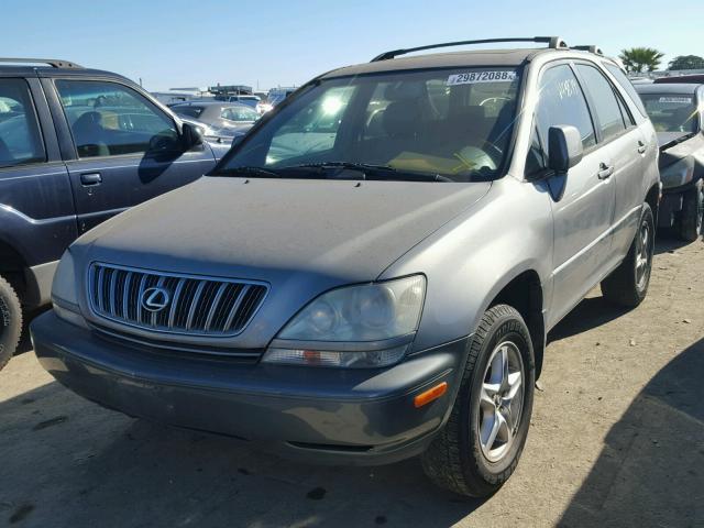 JTJHF10U810192664 - 2001 LEXUS RX 300 TAN photo 2