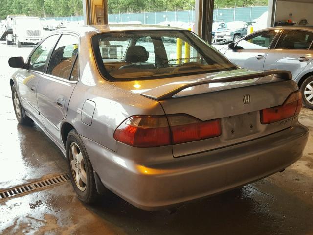 1HGCG1654YA052305 - 2000 HONDA ACCORD EX GRAY photo 3