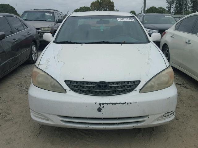 4T1BF32K13U041916 - 2003 TOYOTA CAMRY LE WHITE photo 9