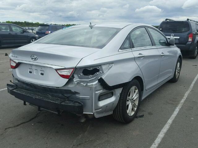 5NPEB4AC8CH493532 - 2012 HYUNDAI SONATA GLS SILVER photo 4