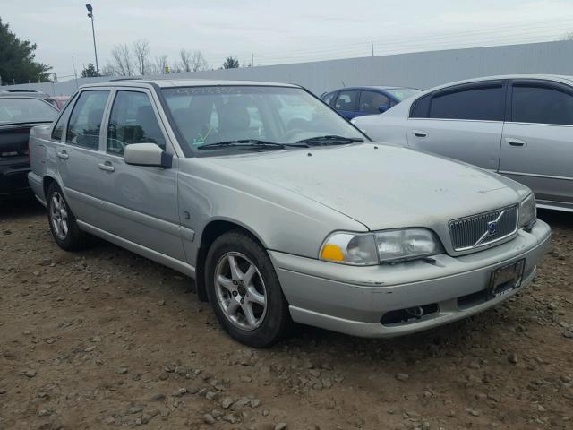 YV1LS61J3Y2635841 - 2000 VOLVO S70 BASE SILVER photo 1