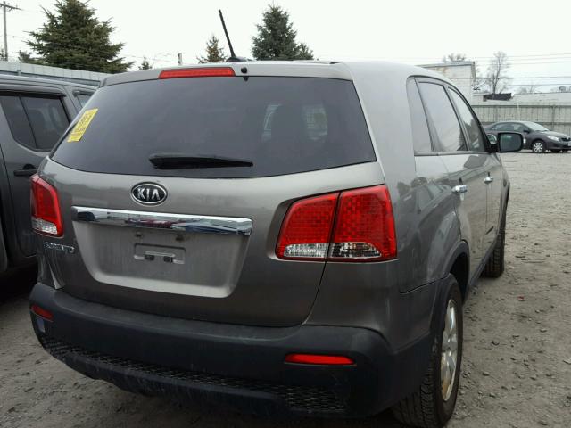 5XYKT3A11BG096145 - 2011 KIA SORENTO BA GRAY photo 4