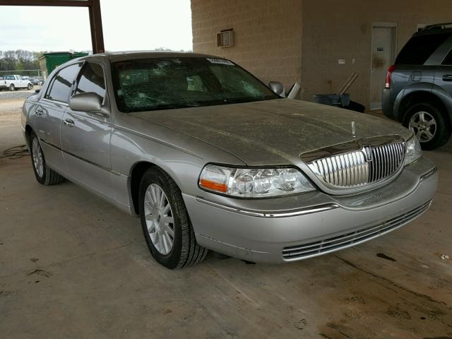 1LNHM83W54Y615717 - 2004 LINCOLN TOWN CAR U SILVER photo 1