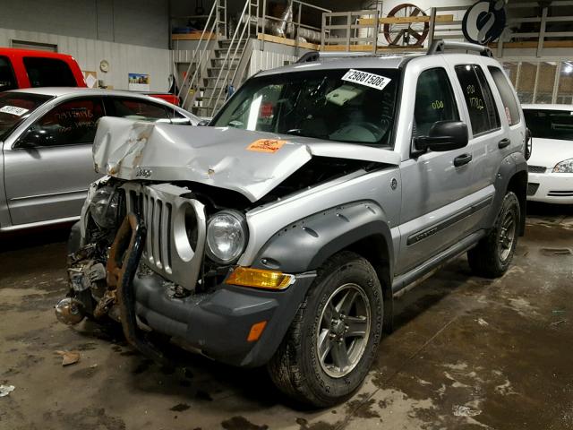1J8GL38K25W522283 - 2005 JEEP LIBERTY RE GRAY photo 2